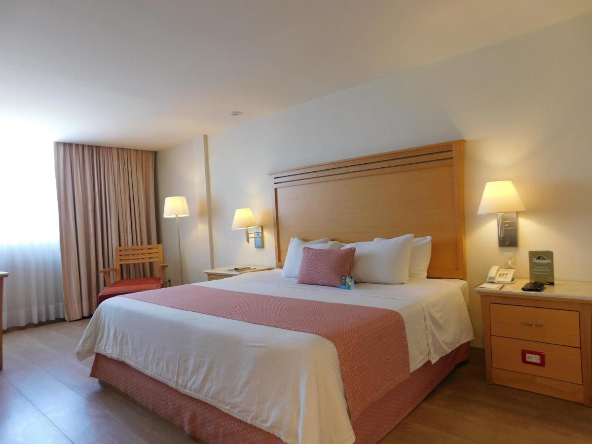 Hotel Palacio Azteca Тихуана Екстериор снимка