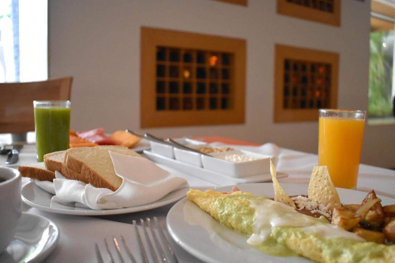 Hotel Palacio Azteca Тихуана Екстериор снимка