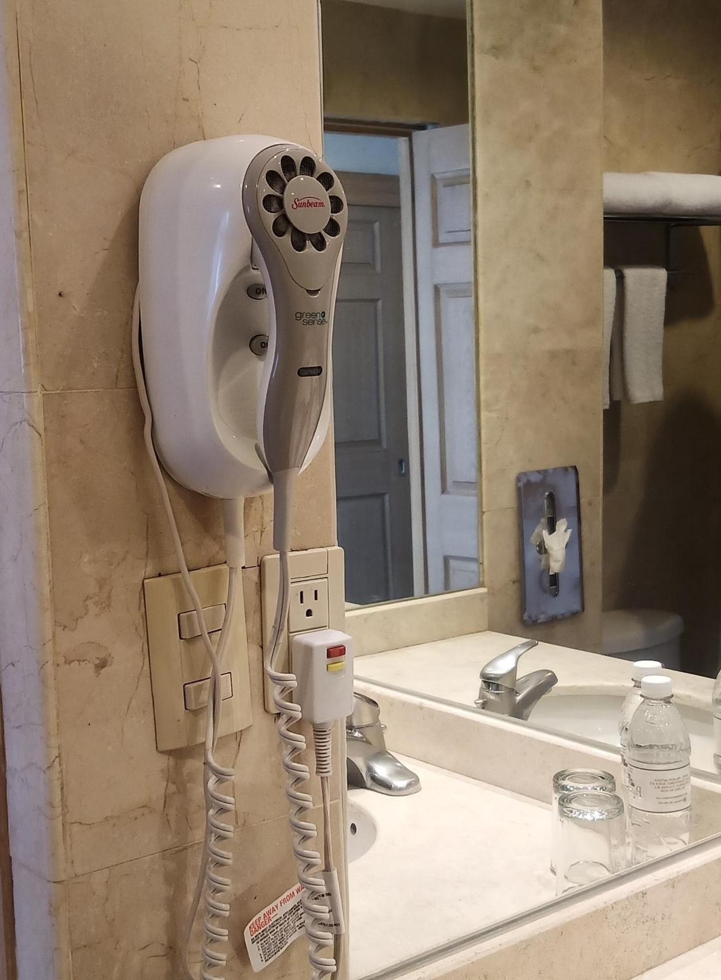 Hotel Palacio Azteca Тихуана Екстериор снимка